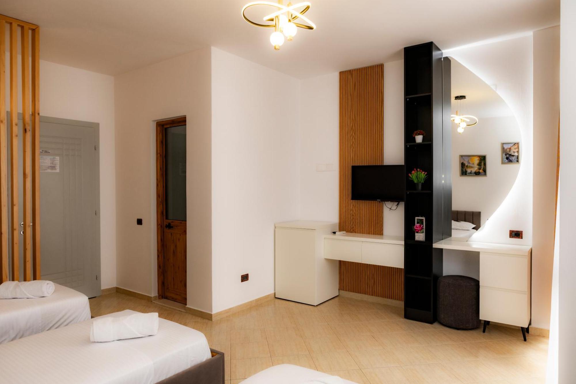 Eden Hotel Shëngjin Zewnętrze zdjęcie