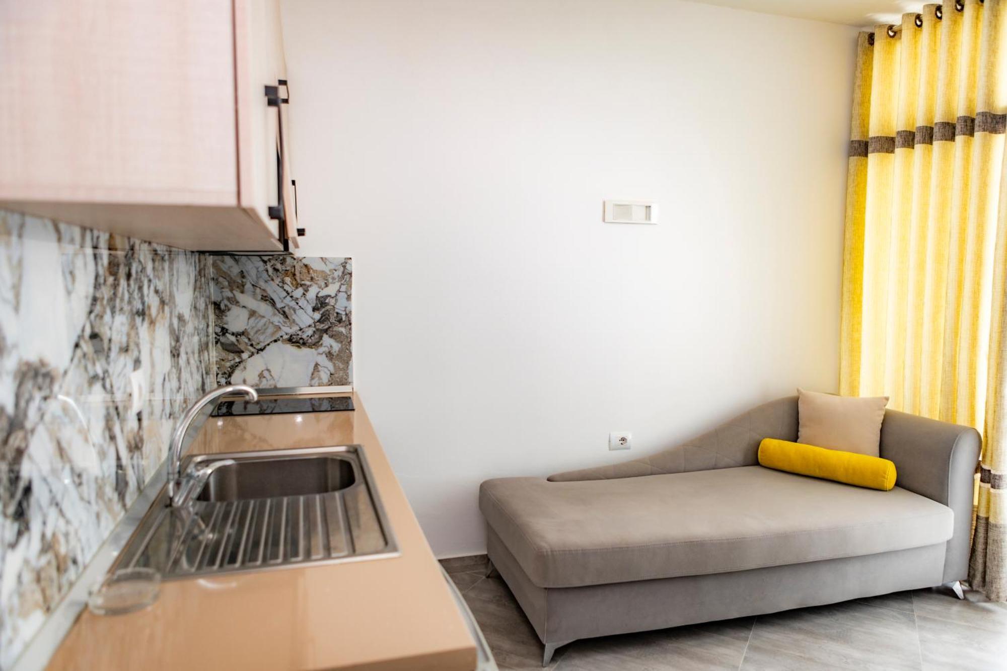 Eden Hotel Shëngjin Zewnętrze zdjęcie
